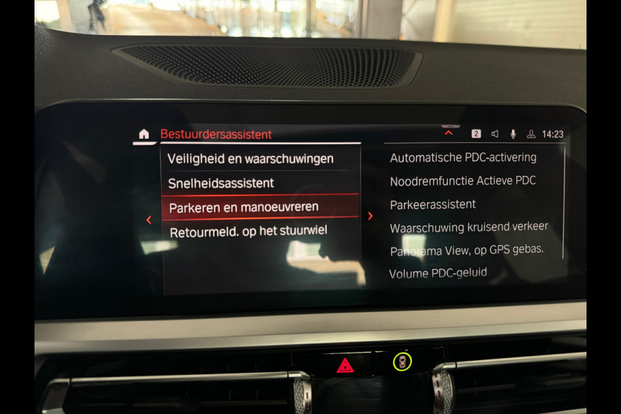 BMW 3-serie 330i High Executive M Sport Pano|HuD|Sfeer|NAP