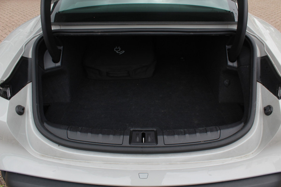 Porsche Taycan Performance 84 kWh / SoH 92% / Panoramadak / Camera / Luchtvering / 20'' / Leder / Stoelverwarming / DAB / ACC