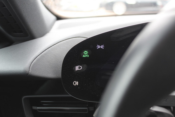 Porsche Taycan Performance 84 kWh / SoH 92% / Panoramadak / Camera / Luchtvering / 20'' / Leder / Stoelverwarming / DAB / ACC