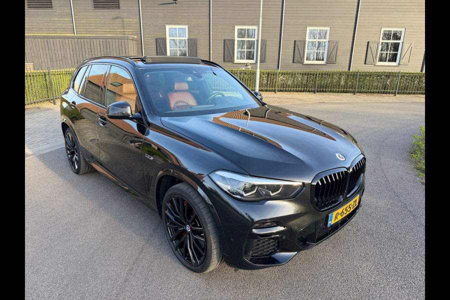 BMW X5 XDrive45e High Executive M-Sport Panoramadak Luchtvering 22"Lm Org-Ned Dealer Auto