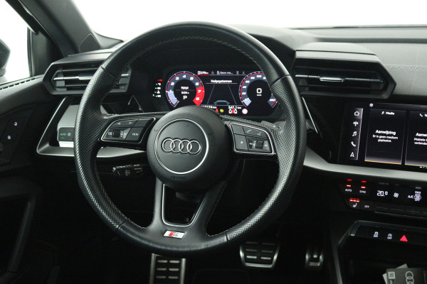 Audi A3 Sportback 30 TFSI S edition (DIGITALE COCKPIT, STOELVERWARMING, CRUISE ADAPTIEF, NAVIGATIE, PARKEERSENSOREN)