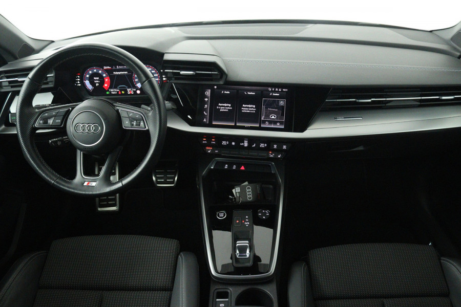 Audi A3 Sportback 30 TFSI S edition (DIGITALE COCKPIT, STOELVERWARMING, CRUISE ADAPTIEF, NAVIGATIE, PARKEERSENSOREN)