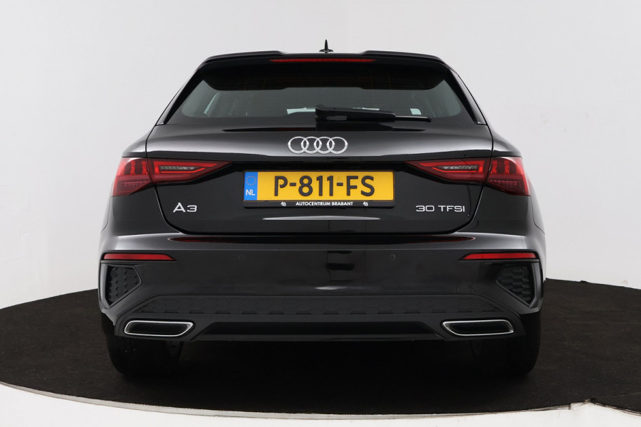 Audi A3 Sportback 30 TFSI S edition (DIGITALE COCKPIT, STOELVERWARMING, CRUISE ADAPTIEF, NAVIGATIE, PARKEERSENSOREN)