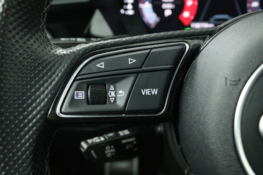 Audi A3 Sportback 30 TFSI S edition (DIGITALE COCKPIT, STOELVERWARMING, CRUISE ADAPTIEF, NAVIGATIE, PARKEERSENSOREN)