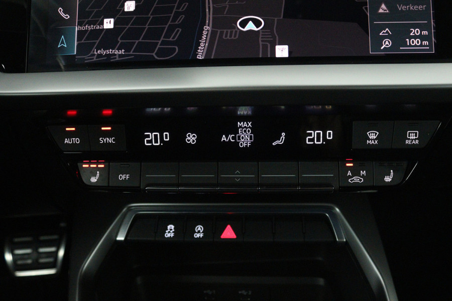 Audi A3 Sportback 30 TFSI S edition (DIGITALE COCKPIT, STOELVERWARMING, CRUISE ADAPTIEF, NAVIGATIE, PARKEERSENSOREN)