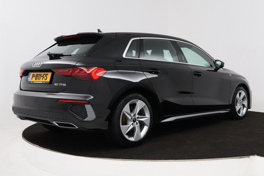 Audi A3 Sportback 30 TFSI S edition (DIGITALE COCKPIT, STOELVERWARMING, CRUISE ADAPTIEF, NAVIGATIE, PARKEERSENSOREN)