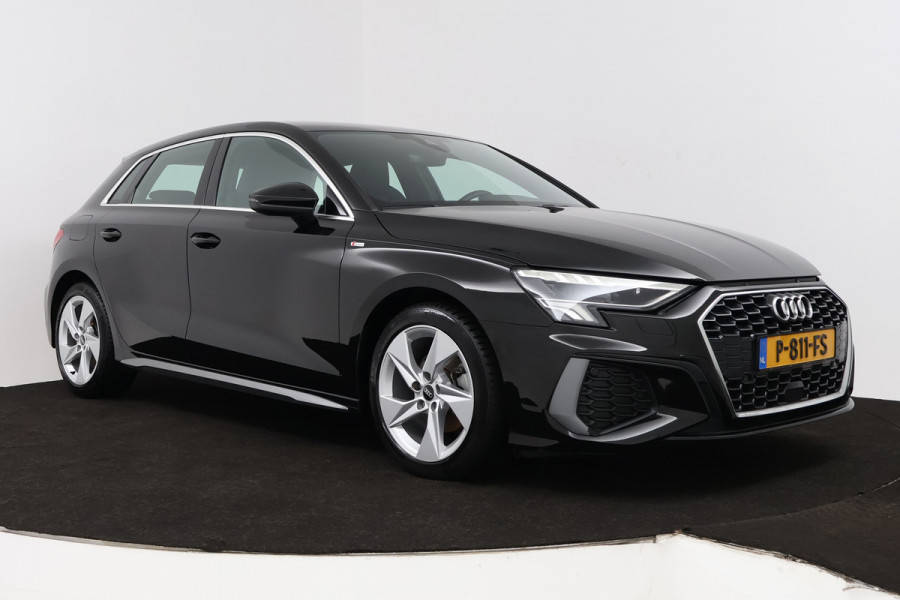 Audi A3 Sportback 30 TFSI S edition (DIGITALE COCKPIT, STOELVERWARMING, CRUISE ADAPTIEF, NAVIGATIE, PARKEERSENSOREN)