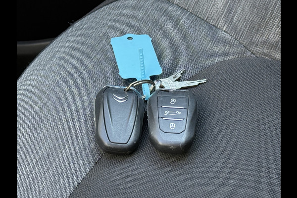 Citroën C4 Spacetourer BWJ 2021 | 1.2T Business AUTOMAAT | TREKHAAK | EL KOFFERKLEP | CAMERA A | 17'' LMV | PDC 2X | PARK PILOT | NAVI | CLIMA |