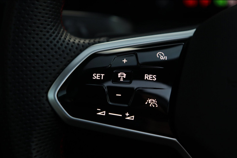 Volkswagen Golf 2.0 TSI GTI Clubsport Nürburgring / PANO / HK / MEMORY / HUD / IQ / ACC / LEDER