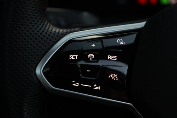 Volkswagen Golf 2.0 TSI GTI Clubsport Nürburgring / PANO / HK / MEMORY / HUD / IQ / ACC / LEDER