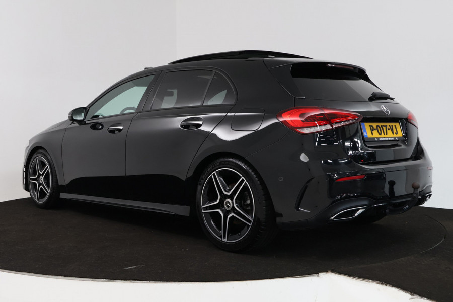 Mercedes-Benz A-Klasse 180 Business Solution AMG (PANORAMADAK, TREKHAAK AFNEEMBAAR, STOELVERWARMING, SFEERVERLICHTING, CAMERA)