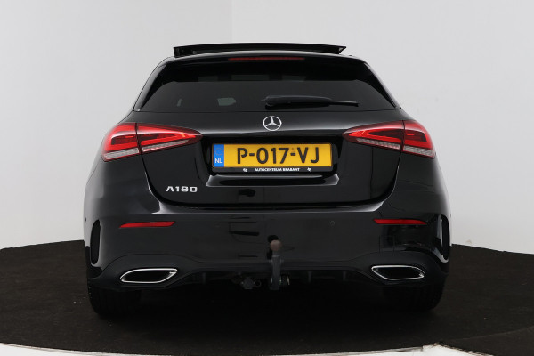 Mercedes-Benz A-Klasse 180 Business Solution AMG (PANORAMADAK, TREKHAAK AFNEEMBAAR, STOELVERWARMING, SFEERVERLICHTING, CAMERA)
