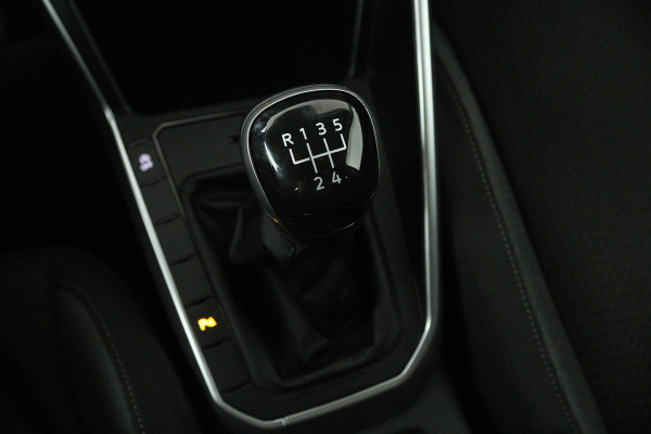 Volkswagen Polo 1.0 TSI Life (NAVIGATIE, CARPLAY, CRUISE CONTROL ADAPTIEF, PARKEERSENSOREN)