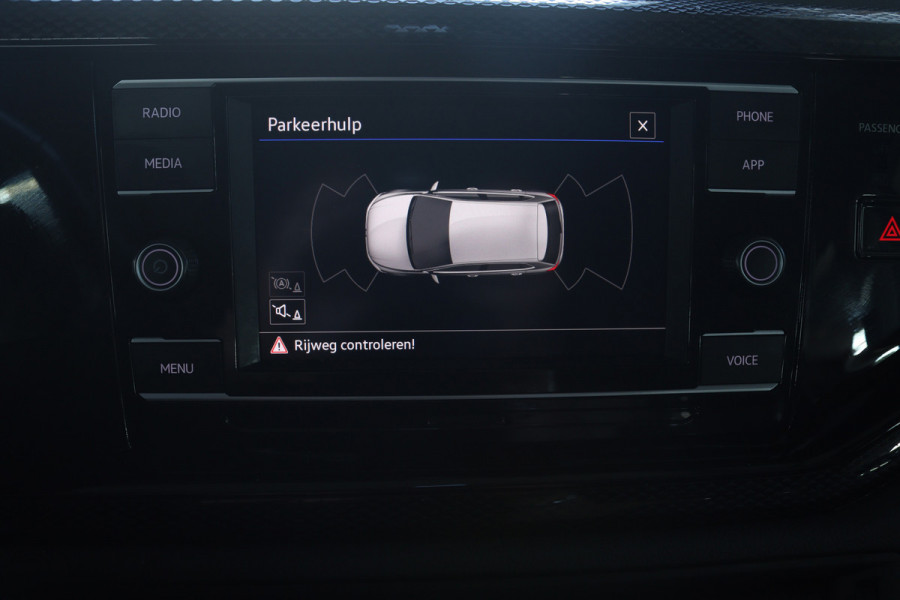 Volkswagen Polo 1.0 TSI Life (PARKEERSENSOREN, DIGITALE COCKPIT, CRUISE ADAPTIEF, CARPLAY)