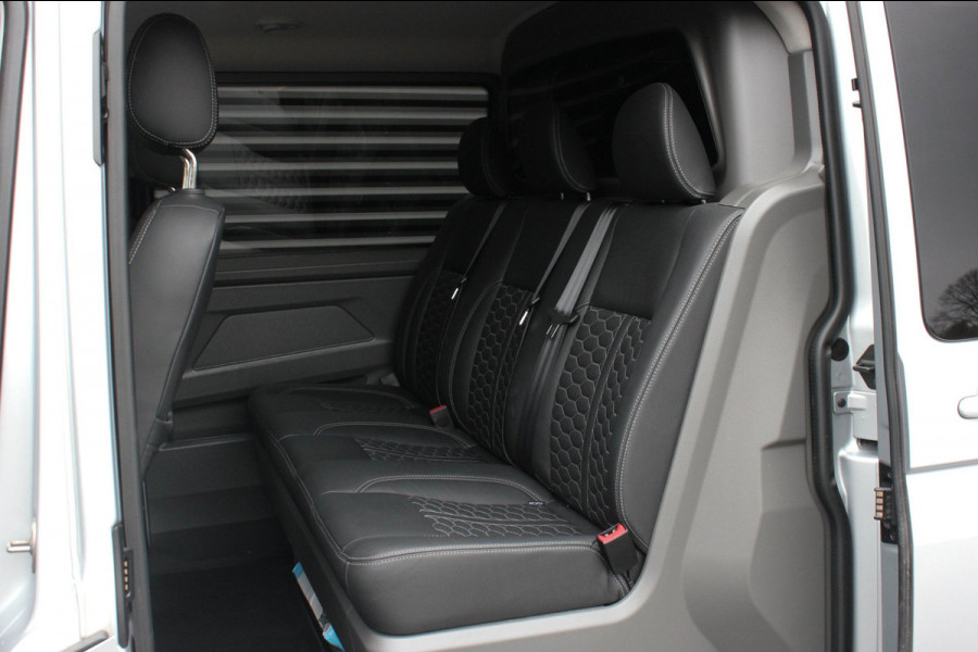 Volkswagen Transporter 2.0 TDI L2H1 150PK NEW LAGE BIJTELLING BULLI / LEDEREN BEKLEDING / DUBBEL CABINE / NAVIGATIE / ACTIVE