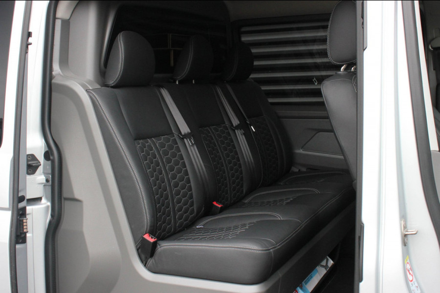 Volkswagen Transporter 2.0 TDI L2H1 150PK NEW LAGE BIJTELLING BULLI / LEDEREN BEKLEDING / DUBBEL CABINE / NAVIGATIE / ACTIVE