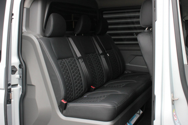 Volkswagen Transporter 2.0 TDI L2H1 150PK NEW LAGE BIJTELLING BULLI / LEDEREN BEKLEDING / DUBBEL CABINE / NAVIGATIE / ACTIVE