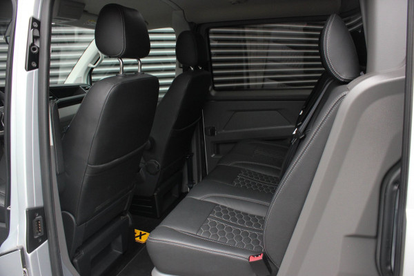 Volkswagen Transporter 2.0 TDI L2H1 150PK NEW LAGE BIJTELLING BULLI / LEDEREN BEKLEDING / DUBBEL CABINE / NAVIGATIE / ACTIVE