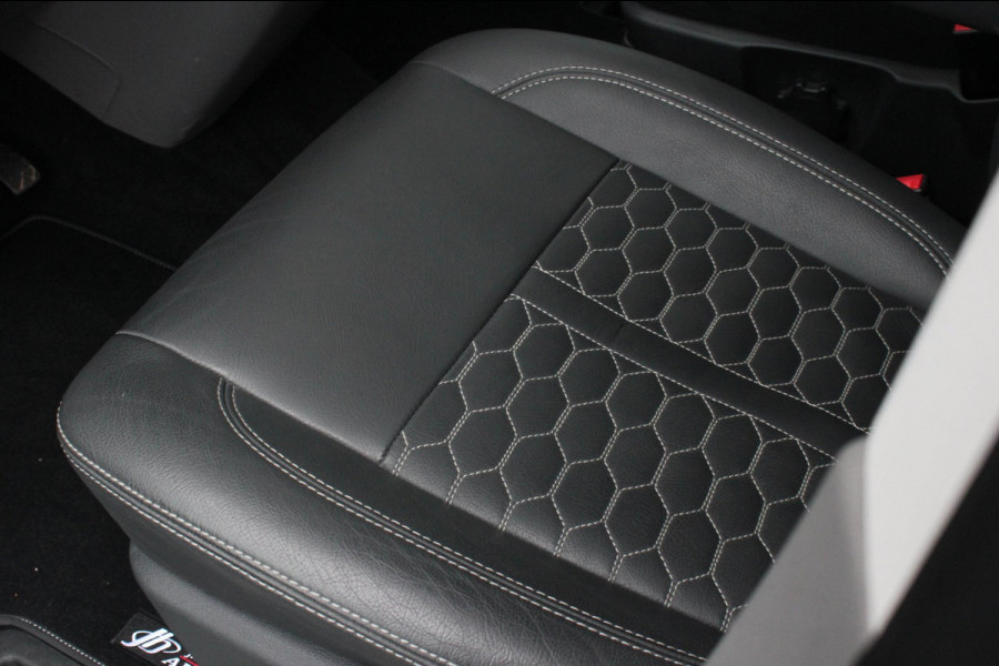 Volkswagen Transporter 2.0 TDI L2H1 150PK NEW LAGE BIJTELLING BULLI / LEDEREN BEKLEDING / DUBBEL CABINE / NAVIGATIE / ACTIVE