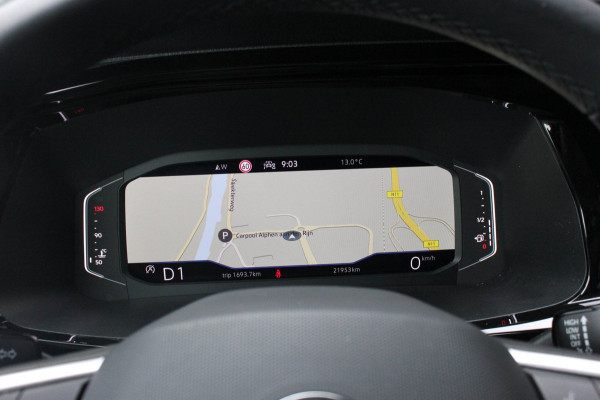 Volkswagen Transporter 2.0 TDI L2H1 150PK NEW LAGE BIJTELLING BULLI / LEDEREN BEKLEDING / DUBBEL CABINE / NAVIGATIE / ACTIVE