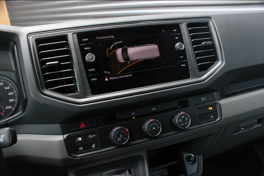 Volkswagen Crafter 2.0 TDI L3H3 Highline LED / XENON / APPLE CARPLAY / NAVIGATIE / DSG / FULL BLACK / 140PK / AUTOMAAT / 3-ZITS