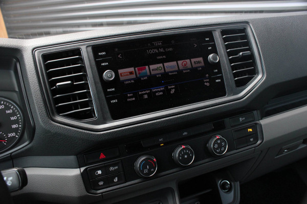 Volkswagen Crafter 2.0 TDI L3H3 Highline LED / XENON / APPLE CARPLAY / NAVIGATIE / DSG / FULL BLACK / 140PK / AUTOMAAT / 3-ZITS