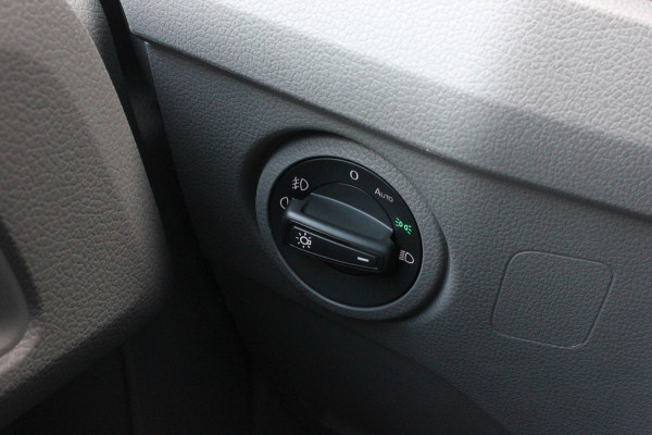 Volkswagen Crafter 2.0 TDI L3H3 Highline LED / XENON / APPLE CARPLAY / NAVIGATIE / DSG / FULL BLACK / 140PK / AUTOMAAT / 3-ZITS