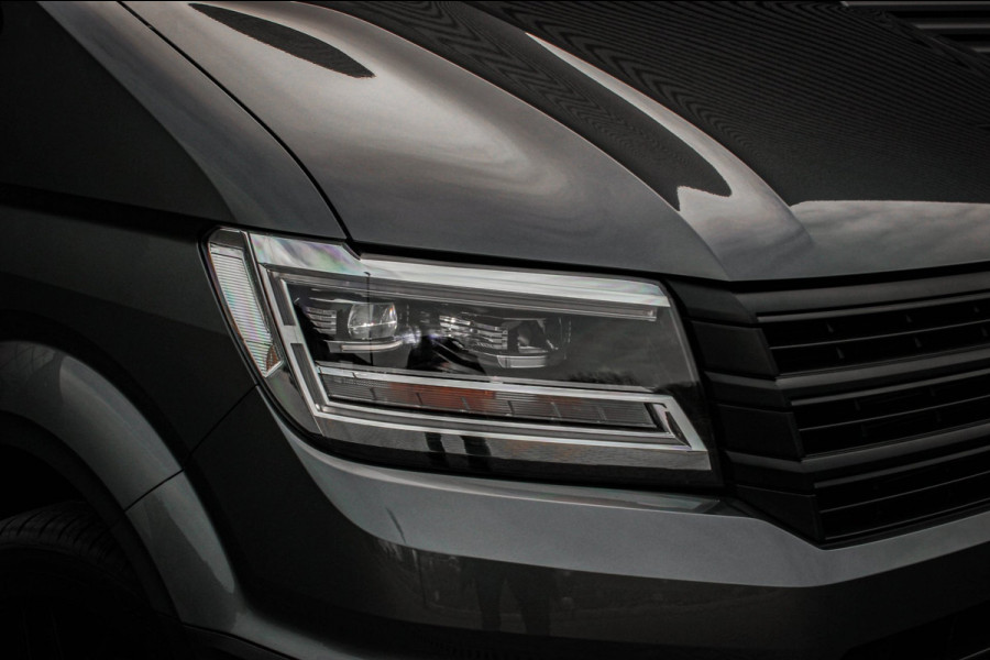 Volkswagen Crafter 2.0 TDI L3H3 Highline LED / XENON / APPLE CARPLAY / NAVIGATIE / DSG / FULL BLACK / 140PK / AUTOMAAT / 3-ZITS