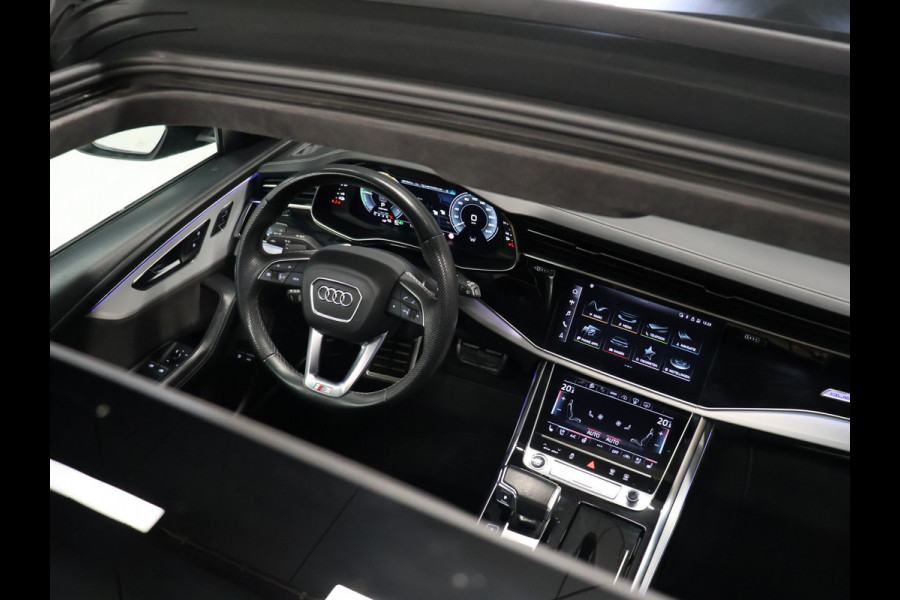 Audi Q8 60 TFSI e quattro Competition [SCHUIFDAK, RS STOELEN, B&O, TREKHAAK, APPLE CARPLAY, MEMORY SEATS, HEAD-UP, LEDEREN SPORTSTOELEN, STOELVERKOELING, STUURVERWARMING, 360 CAMERA, ADAPTIVE CRUISE, NIEUWSTAAT]