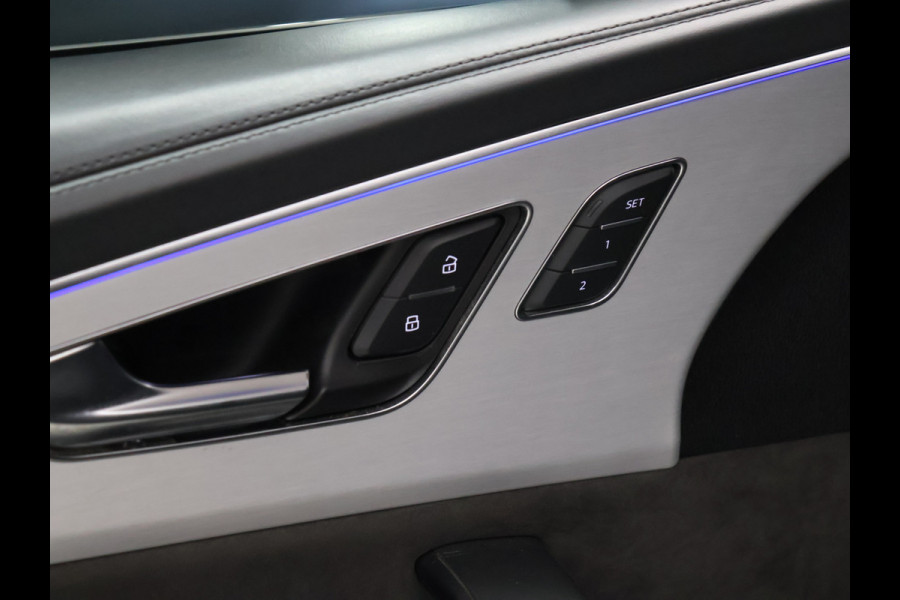 Audi Q8 60 TFSI e quattro Competition [SCHUIFDAK, RS STOELEN, B&O, TREKHAAK, APPLE CARPLAY, MEMORY SEATS, HEAD-UP, LEDEREN SPORTSTOELEN, STOELVERKOELING, STUURVERWARMING, 360 CAMERA, ADAPTIVE CRUISE, NIEUWSTAAT]