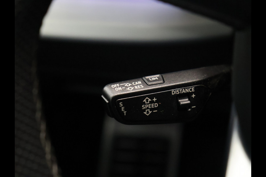 Audi Q8 60 TFSI e quattro Competition [SCHUIFDAK, RS STOELEN, B&O, TREKHAAK, APPLE CARPLAY, MEMORY SEATS, HEAD-UP, LEDEREN SPORTSTOELEN, STOELVERKOELING, STUURVERWARMING, 360 CAMERA, ADAPTIVE CRUISE, NIEUWSTAAT]