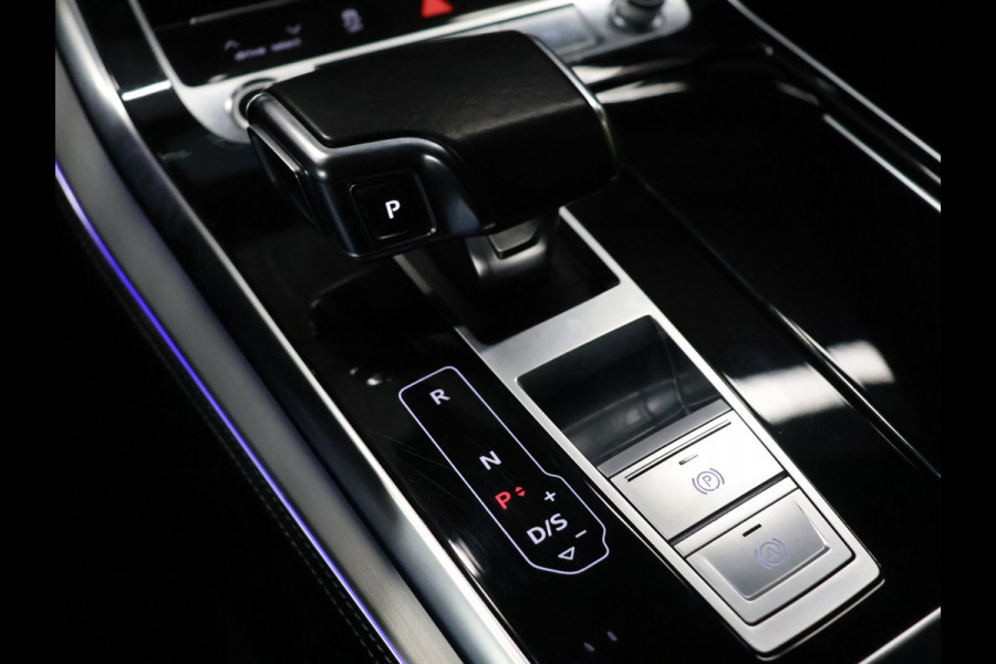 Audi Q8 60 TFSI e quattro Competition [SCHUIFDAK, RS STOELEN, B&O, TREKHAAK, APPLE CARPLAY, MEMORY SEATS, HEAD-UP, LEDEREN SPORTSTOELEN, STOELVERKOELING, STUURVERWARMING, 360 CAMERA, ADAPTIVE CRUISE, NIEUWSTAAT]