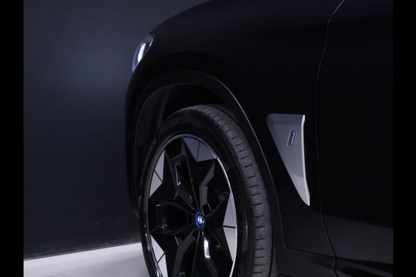BMW iX3 High Executive 80 kWh [SCHUIFDAK, 360° CAMERA, APPLE CARPLAY, ANDROID AUTO, HARMAN KARDON, STOELVERWARMING, MEMORY SEATS, NIEUWSTAAT]