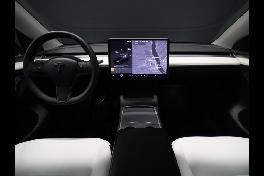 Tesla Model Y RWD 58 kWh [AUTOPILOT, TREKHAAK AFNEEMBAAR, PANORAMADAK, STUURVERWARMING, STOELVERWARMING, CAMERA, ELEKTRISCHE ACHTERKLEP, PDC V+A, VOL LEDER, CRUISE CONTROL, NIEUWSTAAT]