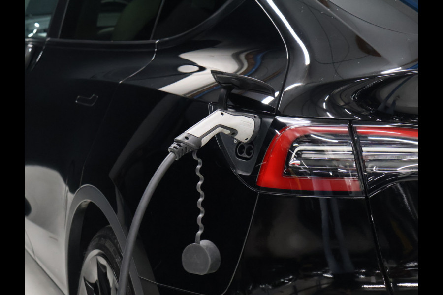 Tesla Model Y RWD 58 kWh [AUTOPILOT, TREKHAAK AFNEEMBAAR, PANORAMADAK, STUURVERWARMING, STOELVERWARMING, CAMERA, ELEKTRISCHE ACHTERKLEP, PDC V+A, VOL LEDER, CRUISE CONTROL, NIEUWSTAAT]