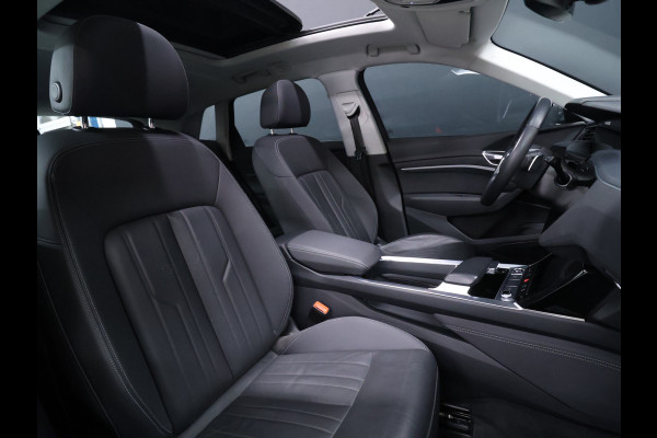 Audi e-tron 55 quattro Business edition Plus 95 kWh [SCHUIFDAK, MEMORY SEATS, CAMERA, APPLE CARPLAY, ANDROID AUTO, NIEUWSTAAT]