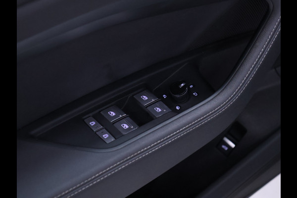 Audi e-tron 55 quattro Business edition Plus 95 kWh [SCHUIFDAK, MEMORY SEATS, CAMERA, APPLE CARPLAY, ANDROID AUTO, NIEUWSTAAT]
