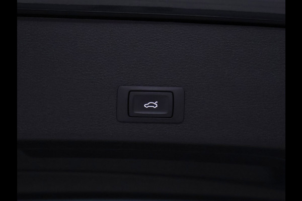 Audi e-tron 55 quattro Business edition Plus 95 kWh [SCHUIFDAK, MEMORY SEATS, CAMERA, APPLE CARPLAY, ANDROID AUTO, NIEUWSTAAT]