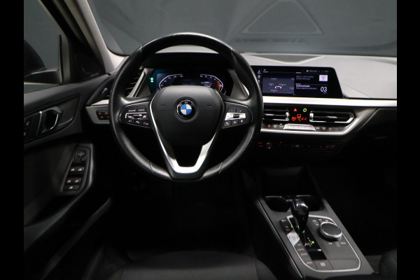 BMW 1-serie 120i Executive Edition [HARMAN/KARDON, APPLE CARPLAY, ANDROID, ADAPTIVE CRUISE CONTROL, CAMERA, CLIMATE CONTROL, NIEUWSTAAT]