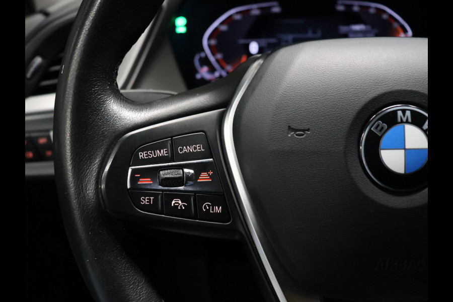 BMW 1-serie 120i Executive Edition [HARMAN/KARDON, APPLE CARPLAY, ANDROID, ADAPTIVE CRUISE CONTROL, CAMERA, CLIMATE CONTROL, NIEUWSTAAT]