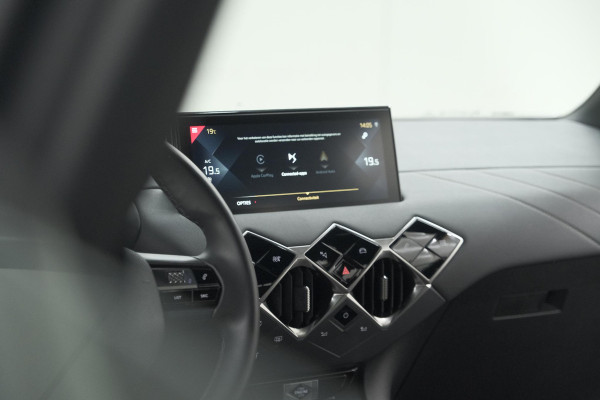 DS DS 3 Crossback PureTech 100 Montmartre | Parkeersensoren | Apple Carplay | Allseason Banden | Navigatie | Climate Control