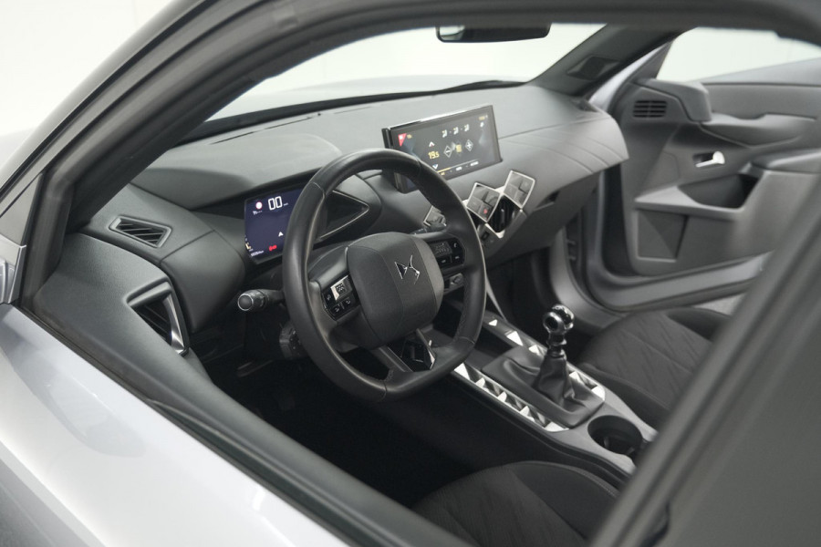 DS DS 3 Crossback PureTech 100 Montmartre | Parkeersensoren | Apple Carplay | Allseason Banden | Navigatie | Climate Control