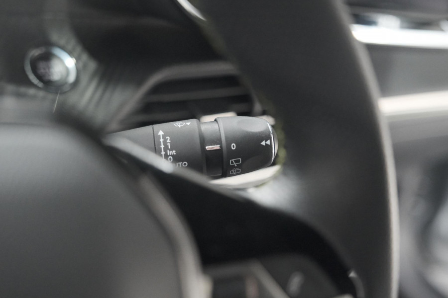 Peugeot 208 PureTech 100 GT Dark Edition | Camera | Navigatie | Apple Carplay | Parkeersensoren