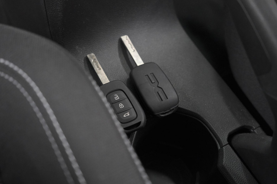 Dacia Sandero TCe 90 CVT Expression | Parkeersensoren | Apple Carplay | Cruise Control