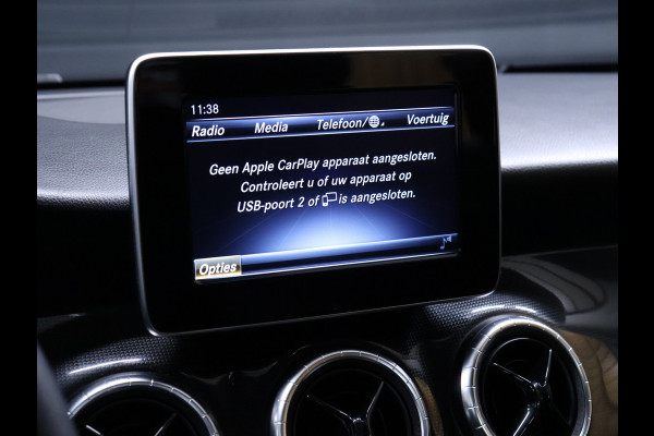 Mercedes-Benz CLA-Klasse 180 AMG [APPLE CARPLAY, AMG VELG, LEDER INTERIEUR, CRUISE CONTROL, AUTOMATISCH DIMLICHT, SCHAKELFLIPPERS, NIEUWSTAAT]