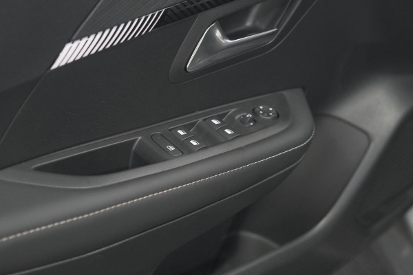 Peugeot 208 Hybrid 100 e-DCS6 Allure | Camera | Apple Carplay | Keyless Entry | Parkeersensoren