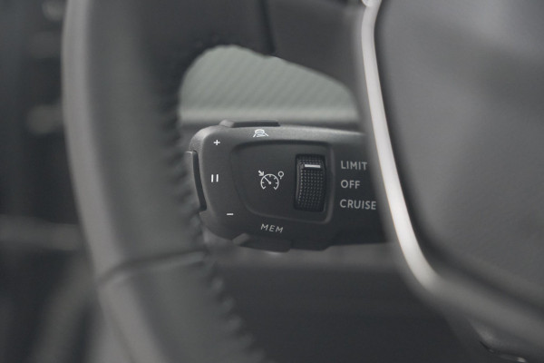 Peugeot 208 Hybrid 100 e-DCS6 Allure | Camera | Apple Carplay | Keyless Entry | Parkeersensoren