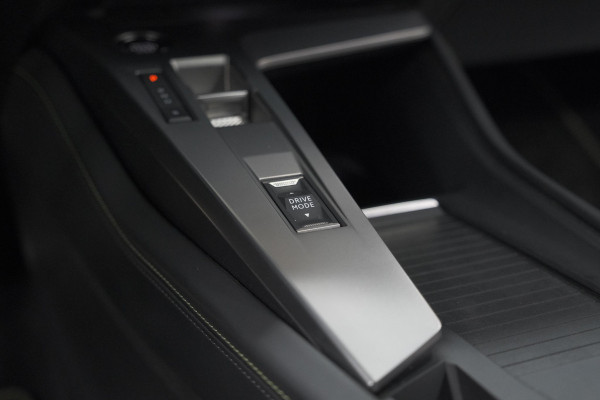 Peugeot 308 1.6 HYbrid 225 GT Pack Business | Trekhaak | 360 Camera | Adaptieve Cruise Control | Massagefunctie | Focal Audio