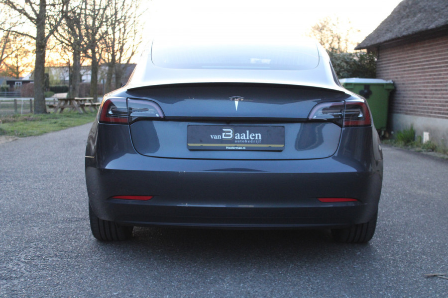 Tesla Model 3 Performance AWD 75 kWh SOh LEER NAVI PANO 105000KM!!