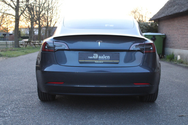 Tesla Model 3 Performance AWD 75 kWh SOh LEER NAVI PANO 105000KM!!
